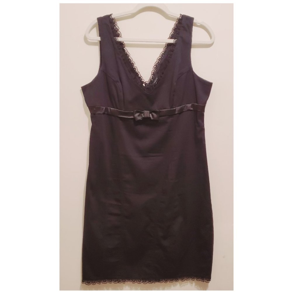 XOXO Black Sleeveless Deep V-Neck Dress with Lace Trim Size 13